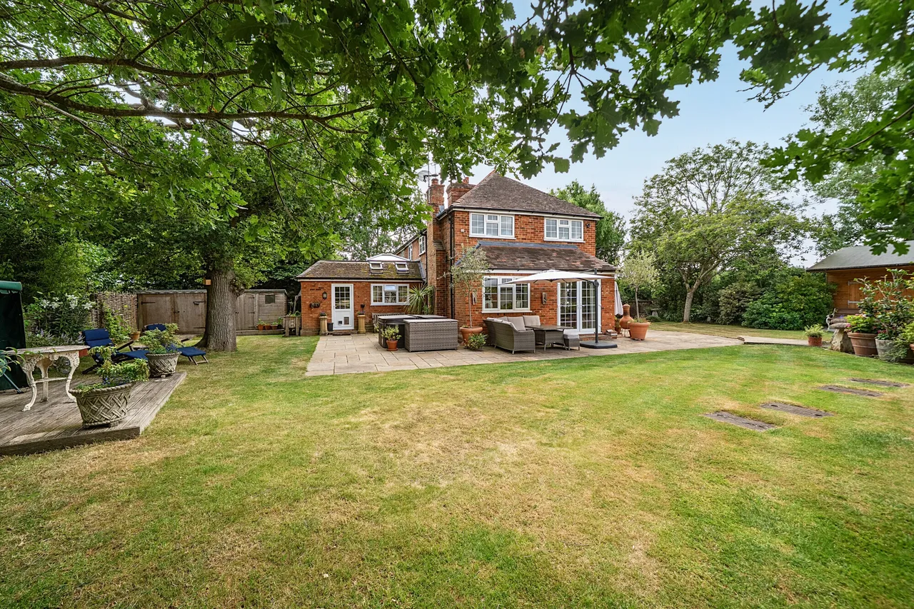 Pondwood Lane, Shottesbrooke, SL6, photo 5