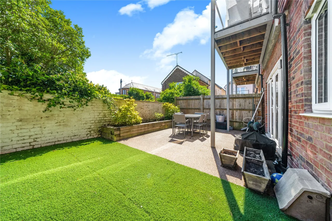 Connaught Road, Brookwood, GU24, photo 13
