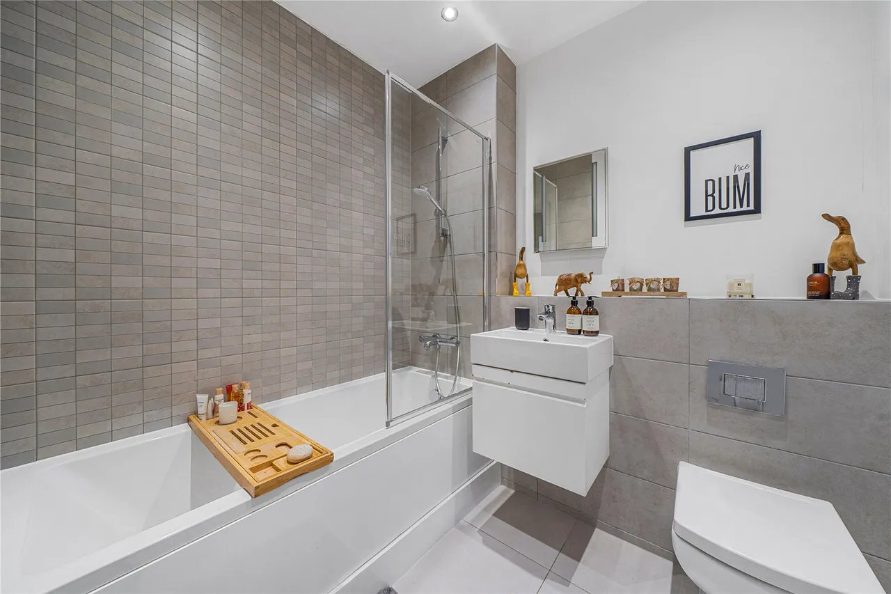 Connaught Road, Brookwood, GU24, photo 9