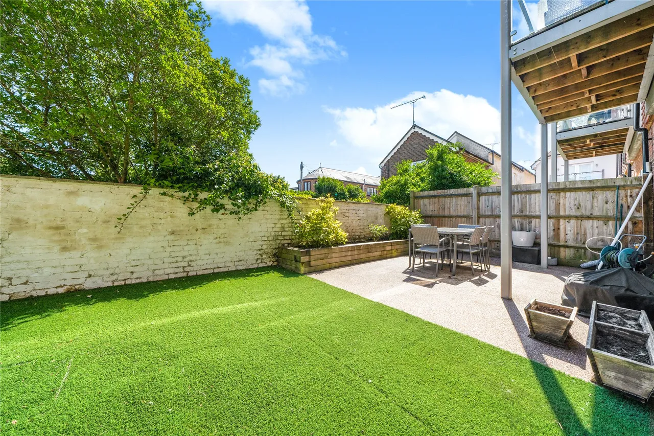 Connaught Road, Brookwood, GU24, photo 12