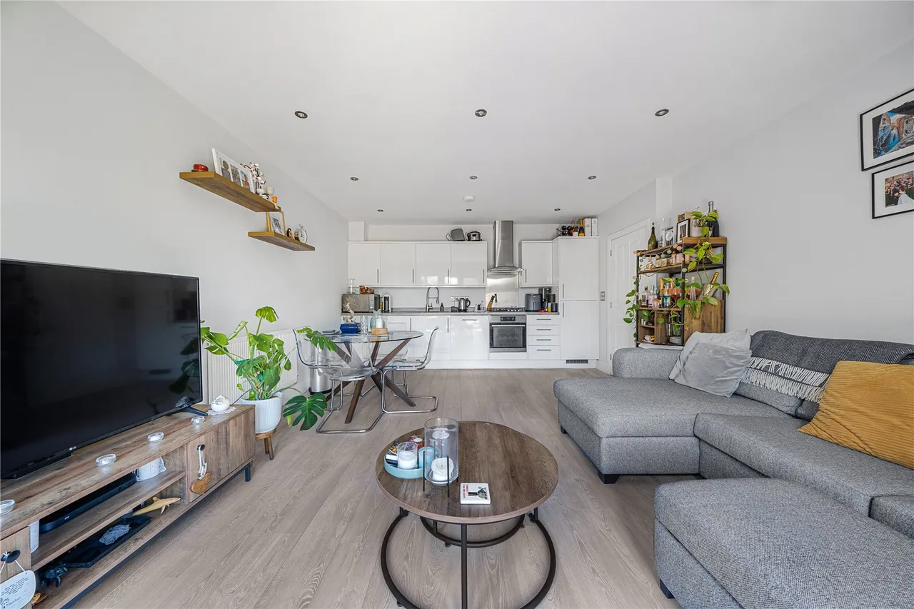 Connaught Road, Brookwood, GU24, photo 4
