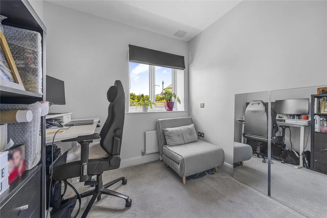 Connaught Road, Brookwood, GU24, photo 8
