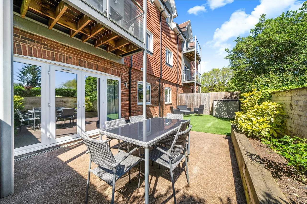 Connaught Road, Brookwood, GU24, photo 15