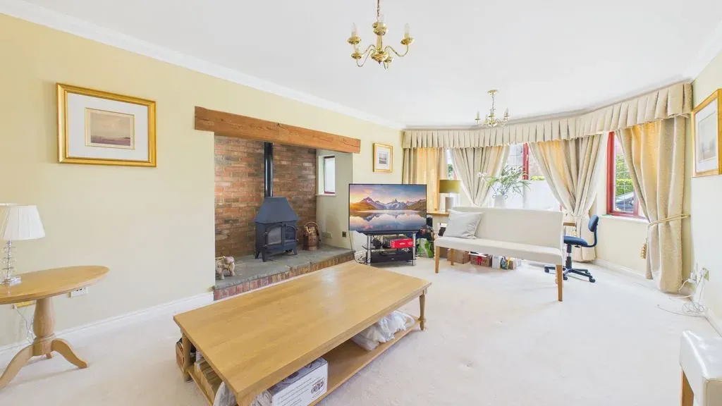 Snaith Crescent, Loughton, Milton Keynes, Buckinghamshire, MK5 8HQ, photo 3
