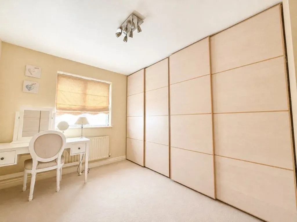 Snaith Crescent, Loughton, Milton Keynes, Buckinghamshire, MK5 8HQ, photo 17