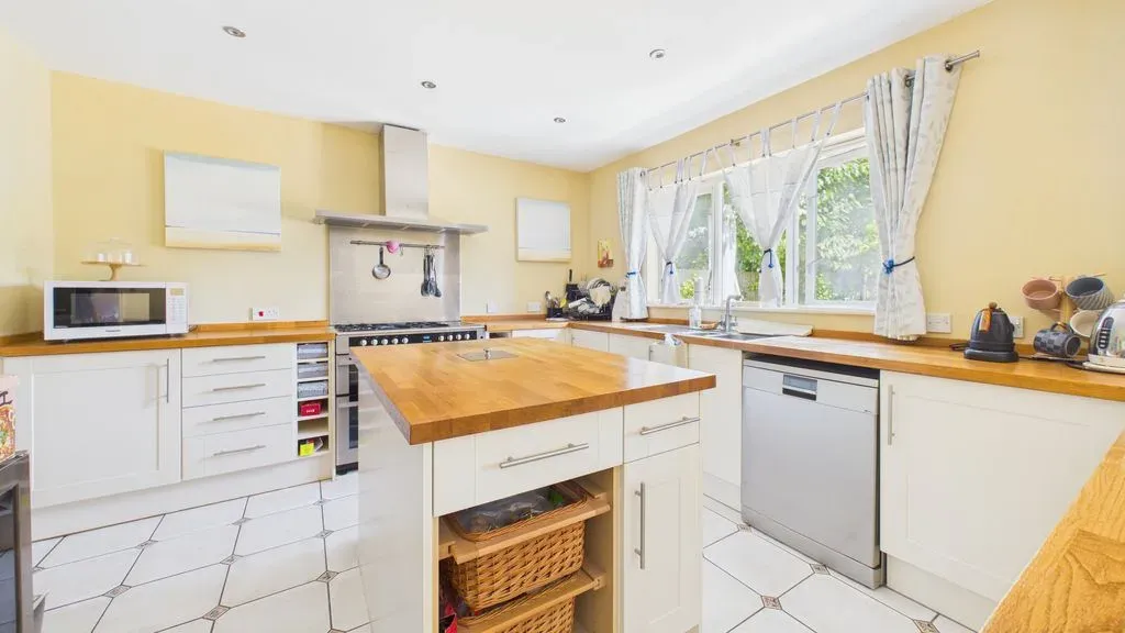 Snaith Crescent, Loughton, Milton Keynes, Buckinghamshire, MK5 8HQ, photo 5
