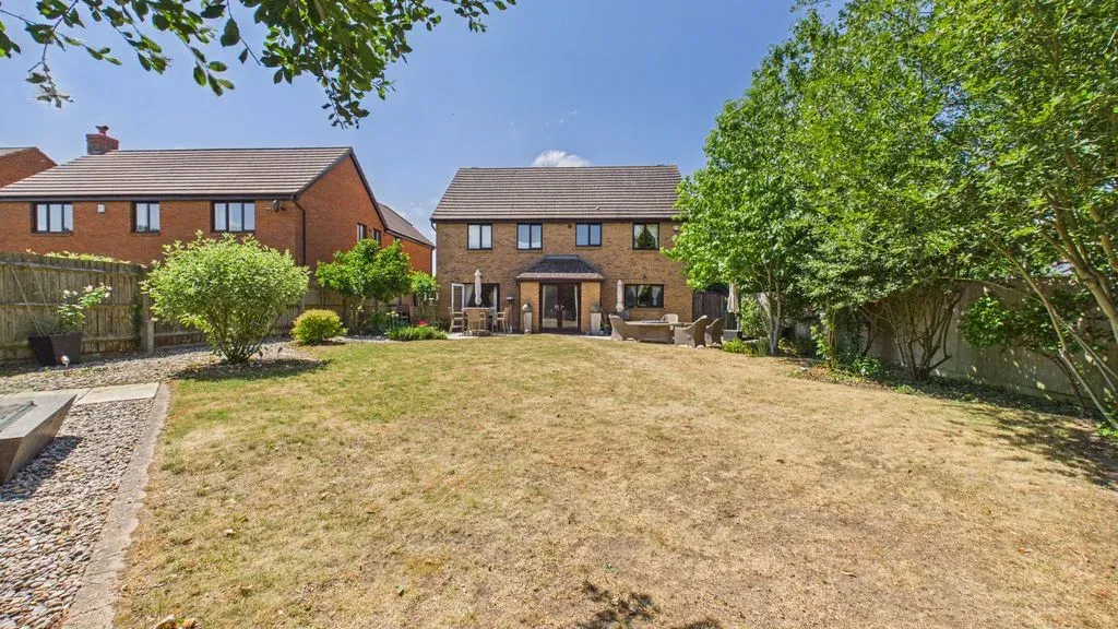Snaith Crescent, Loughton, Milton Keynes, Buckinghamshire, MK5 8HQ, photo 4