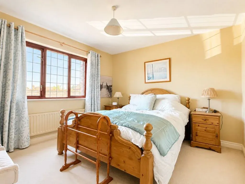 Snaith Crescent, Loughton, Milton Keynes, Buckinghamshire, MK5 8HQ, photo 10