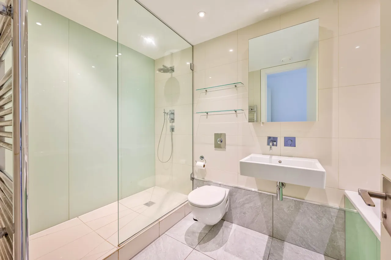 London, SW18, photo 6