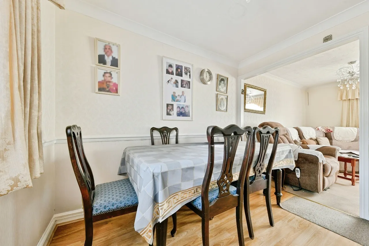 Webb Rise, STEVENAGE, Hertfordshire, SG1, photo 4