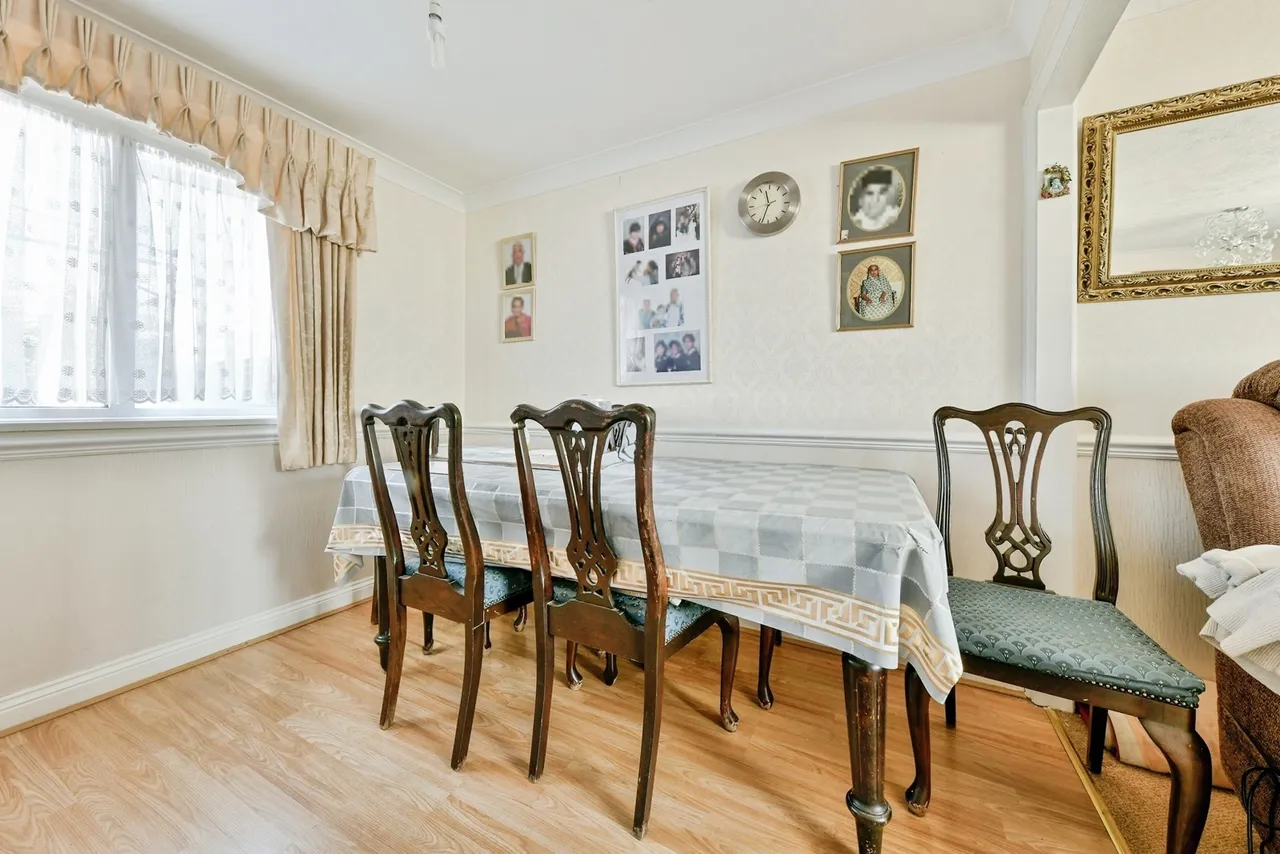 Webb Rise, STEVENAGE, Hertfordshire, SG1, photo 3