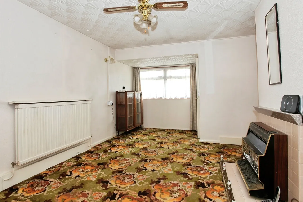 Lawson Avenue, Peterborough, PE2, photo 4