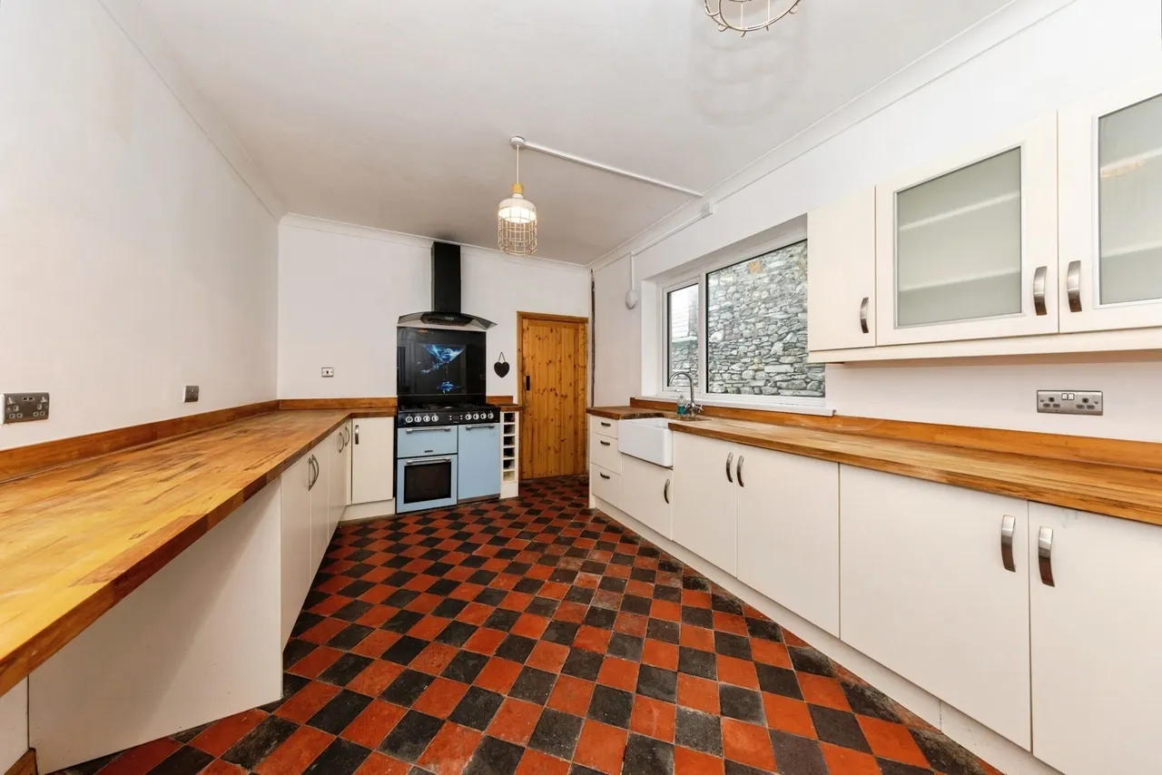 The Avenue, Carmarthen, SA31, photo 7