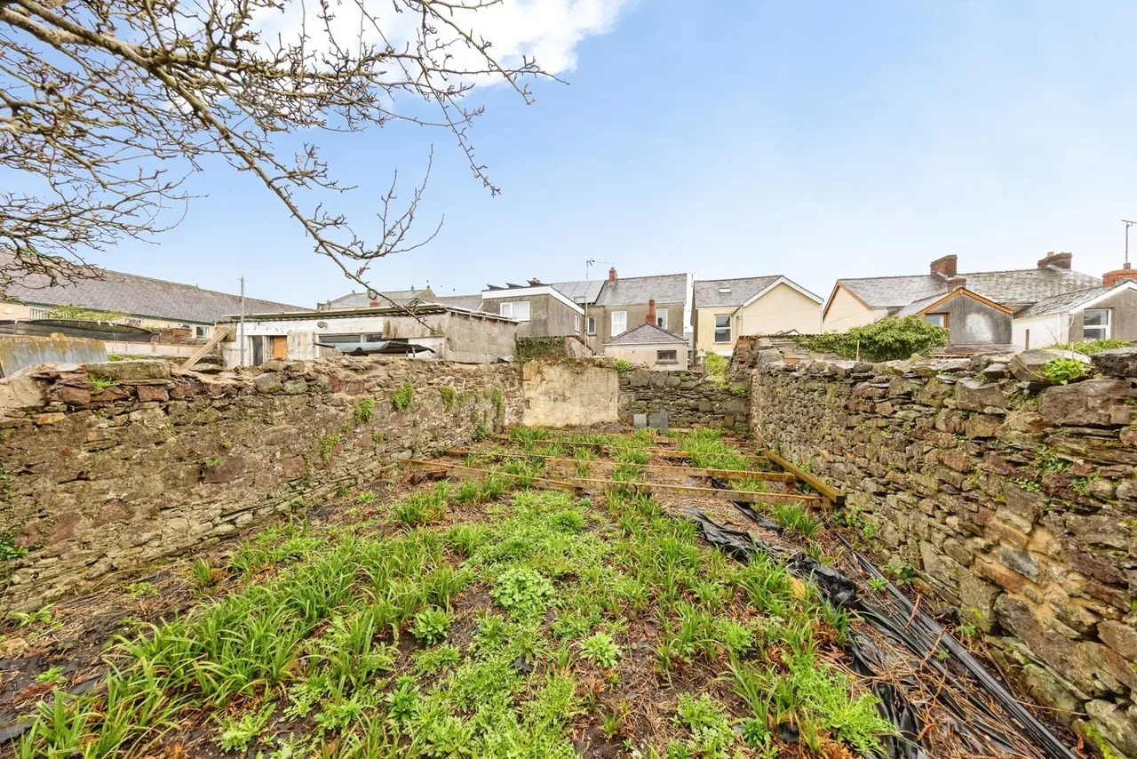 The Avenue, Carmarthen, SA31, photo 16