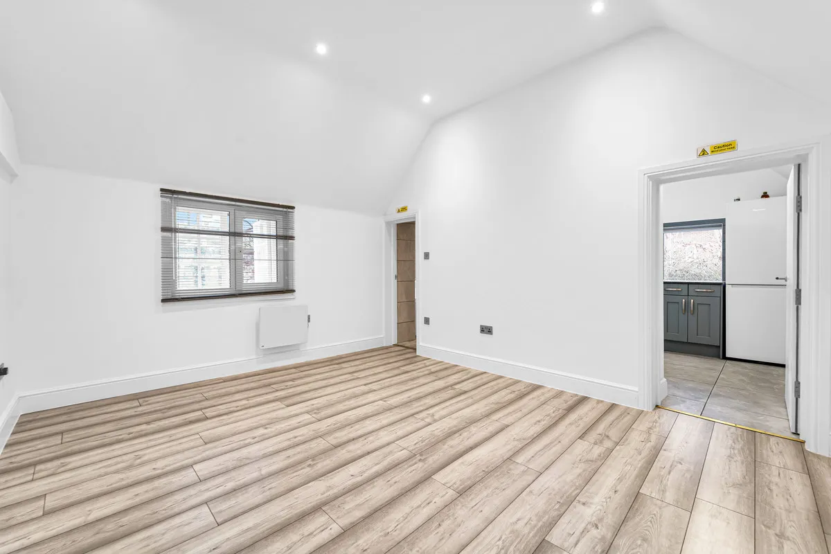 Church Street, KT12, photo 5