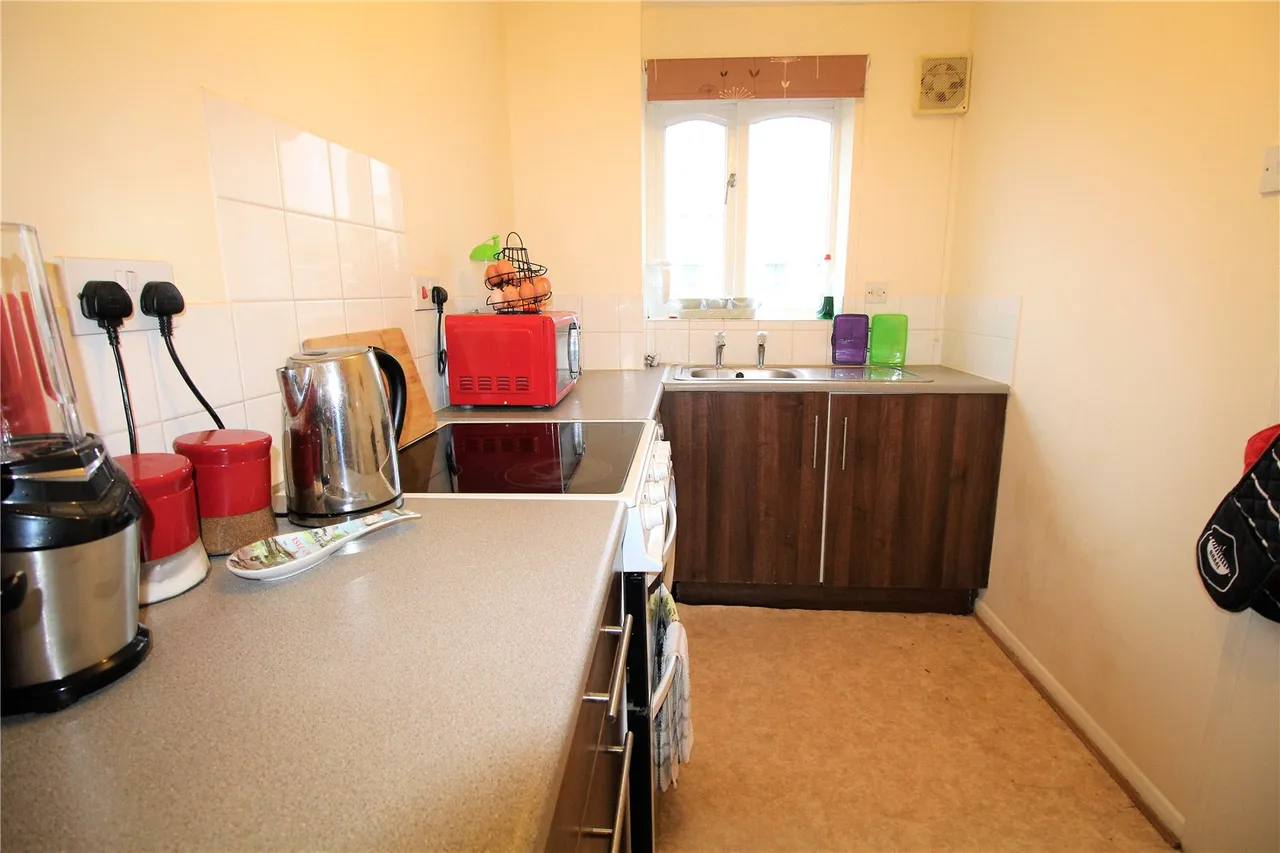 Ascot Court, Aldershot, Hampshire, GU11 1HG, photo 4
