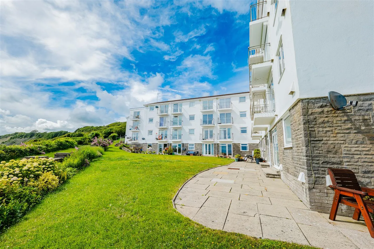 Maes-y-coed, Barry, CF62 6TA, photo 18