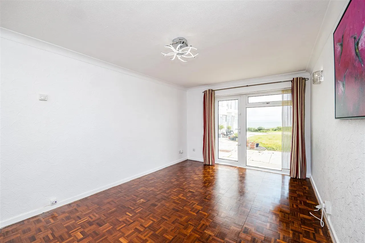 Maes-y-coed, Barry, CF62 6TA, photo 8