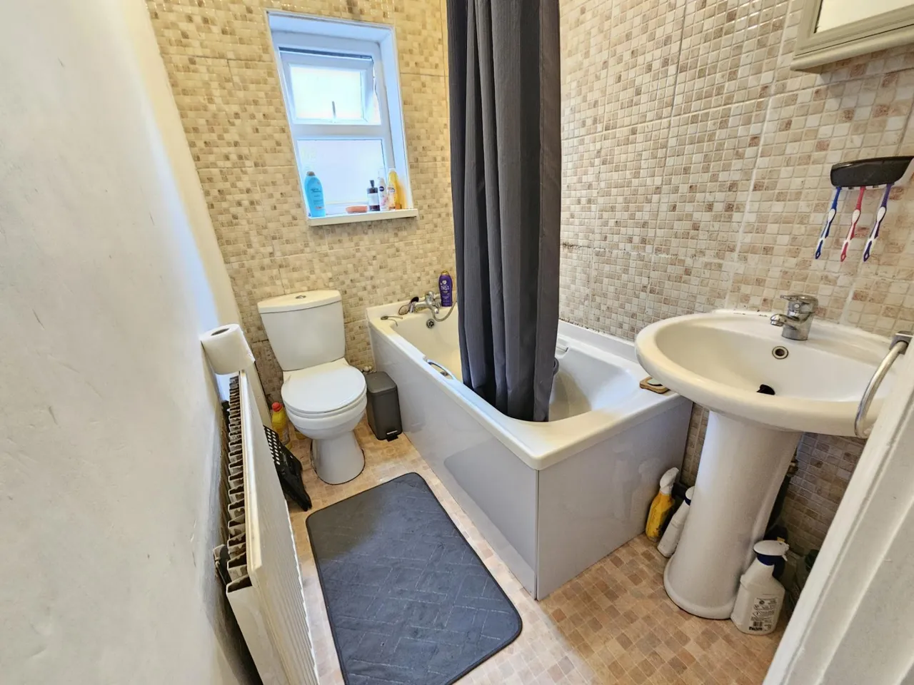 Charlton Road, Manchester, M19, photo 22