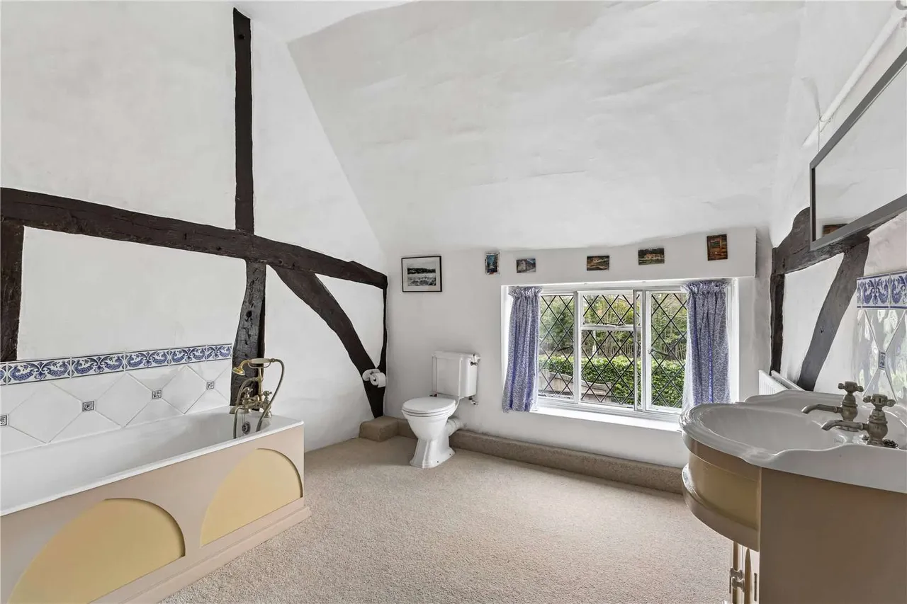 Mill Lane, Headley, Bordon, Hampshire, GU35 8LH, photo 12
