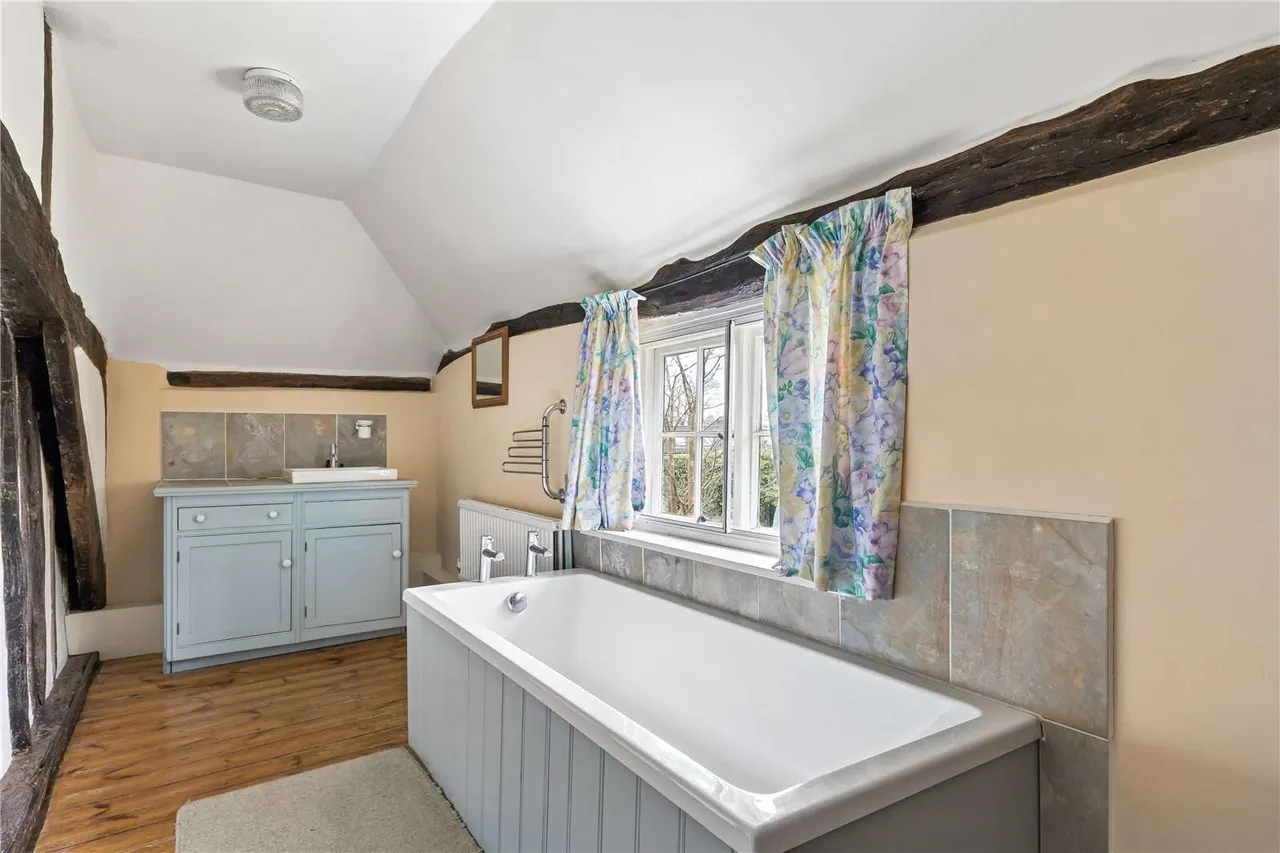 Mill Lane, Headley, Bordon, Hampshire, GU35 8LH, photo 10