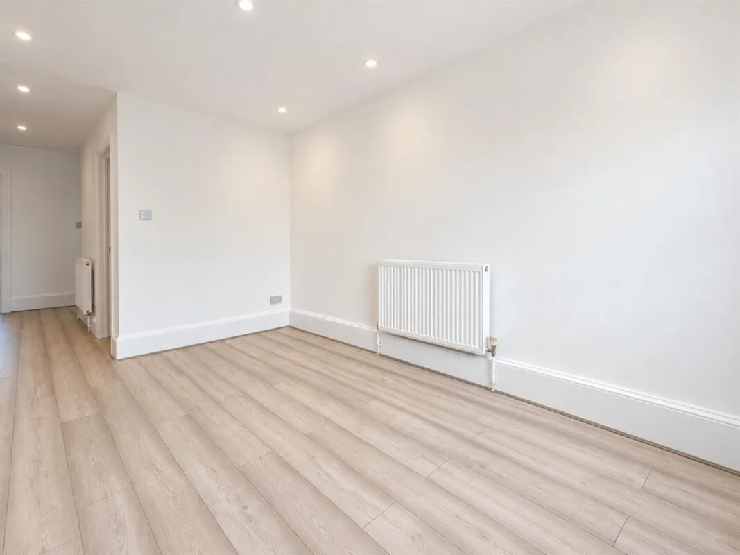 Frances Street, Woolwich, SE18, photo 3