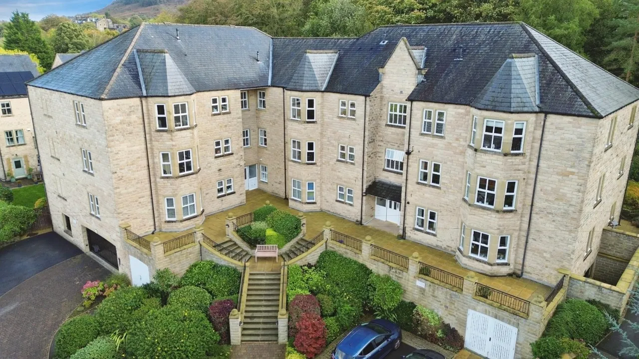 3 bed flat for sale, Heather Court, Ilkley, LS29