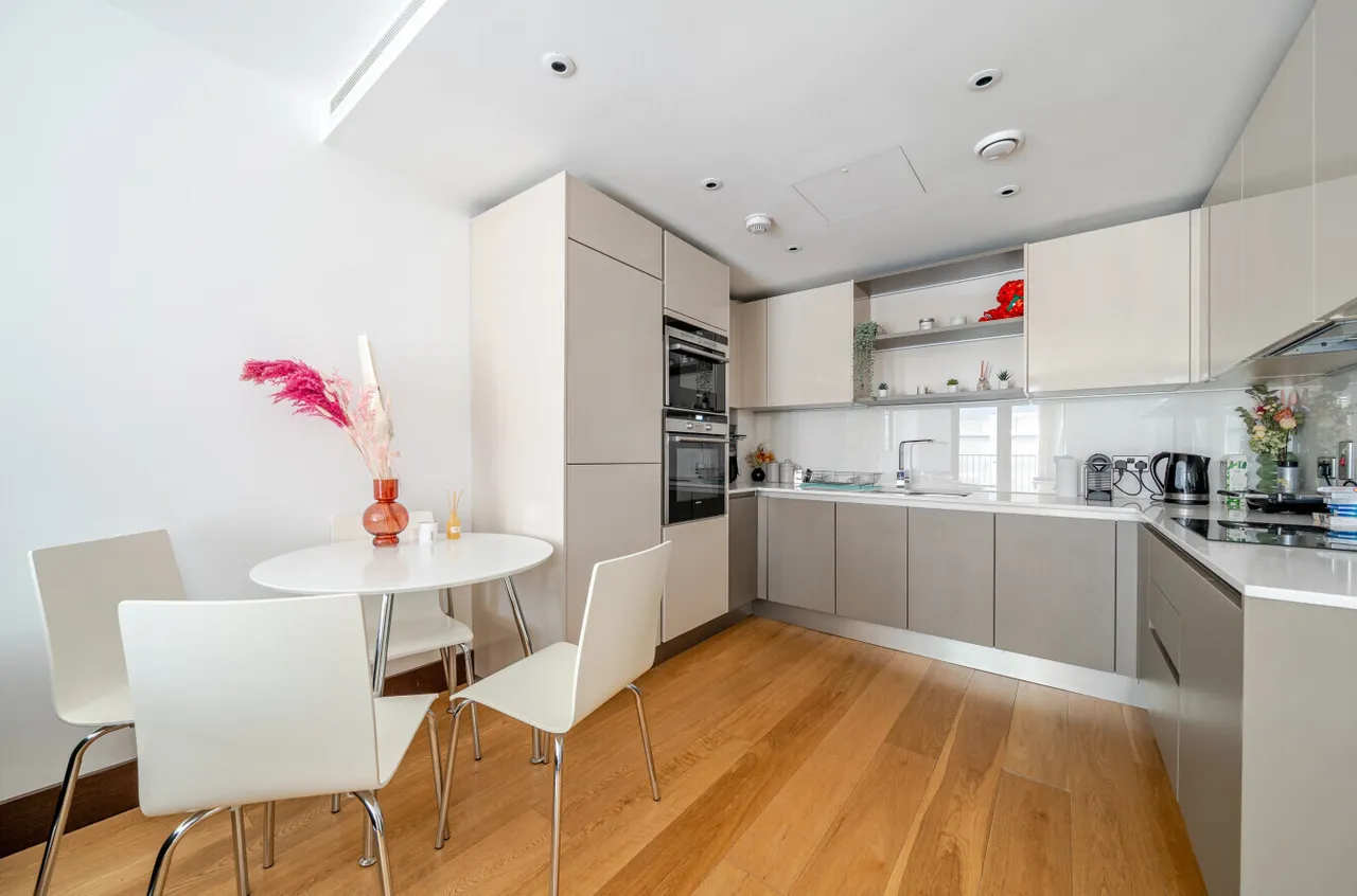 1 bed flat for sale — Fetter Lane, London