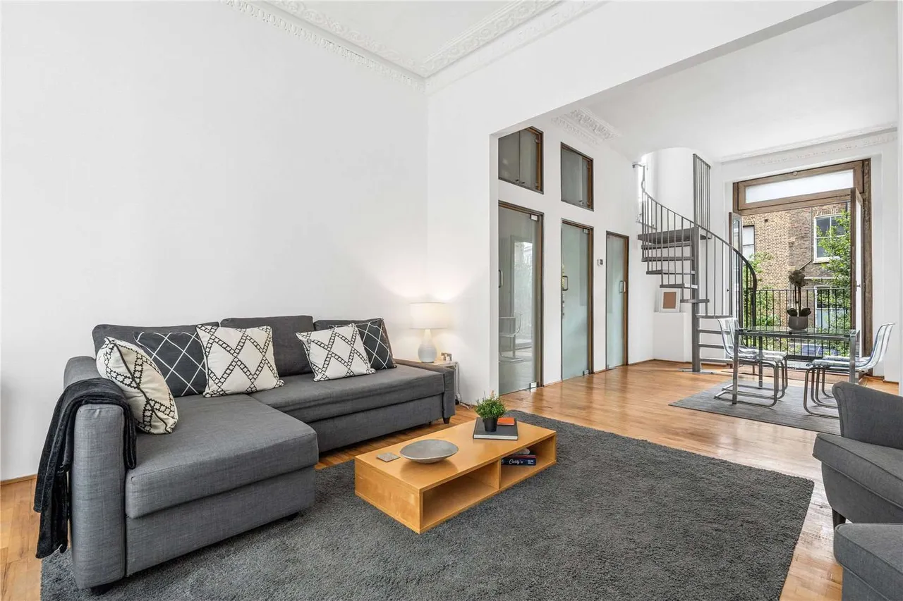 flat for sale — Tavistock Road, London, W11 1AS