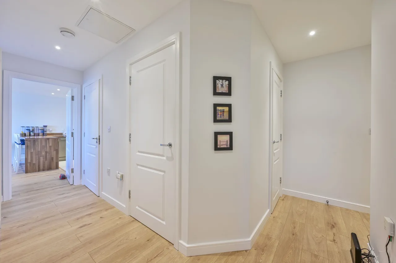 Flat 15, 328 Kingston Road, London, photo 10