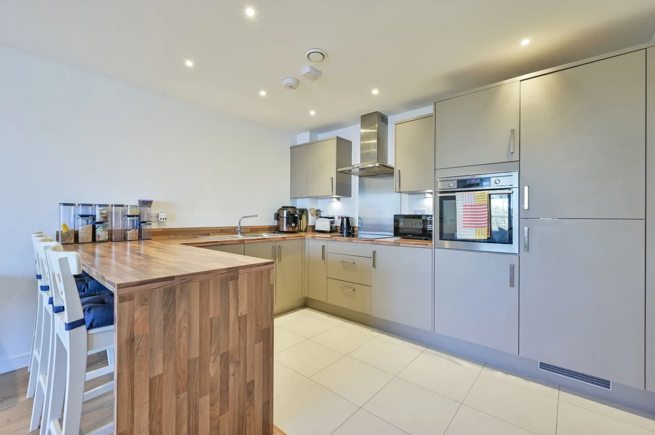 Flat 15, 328 Kingston Road, London, photo 3