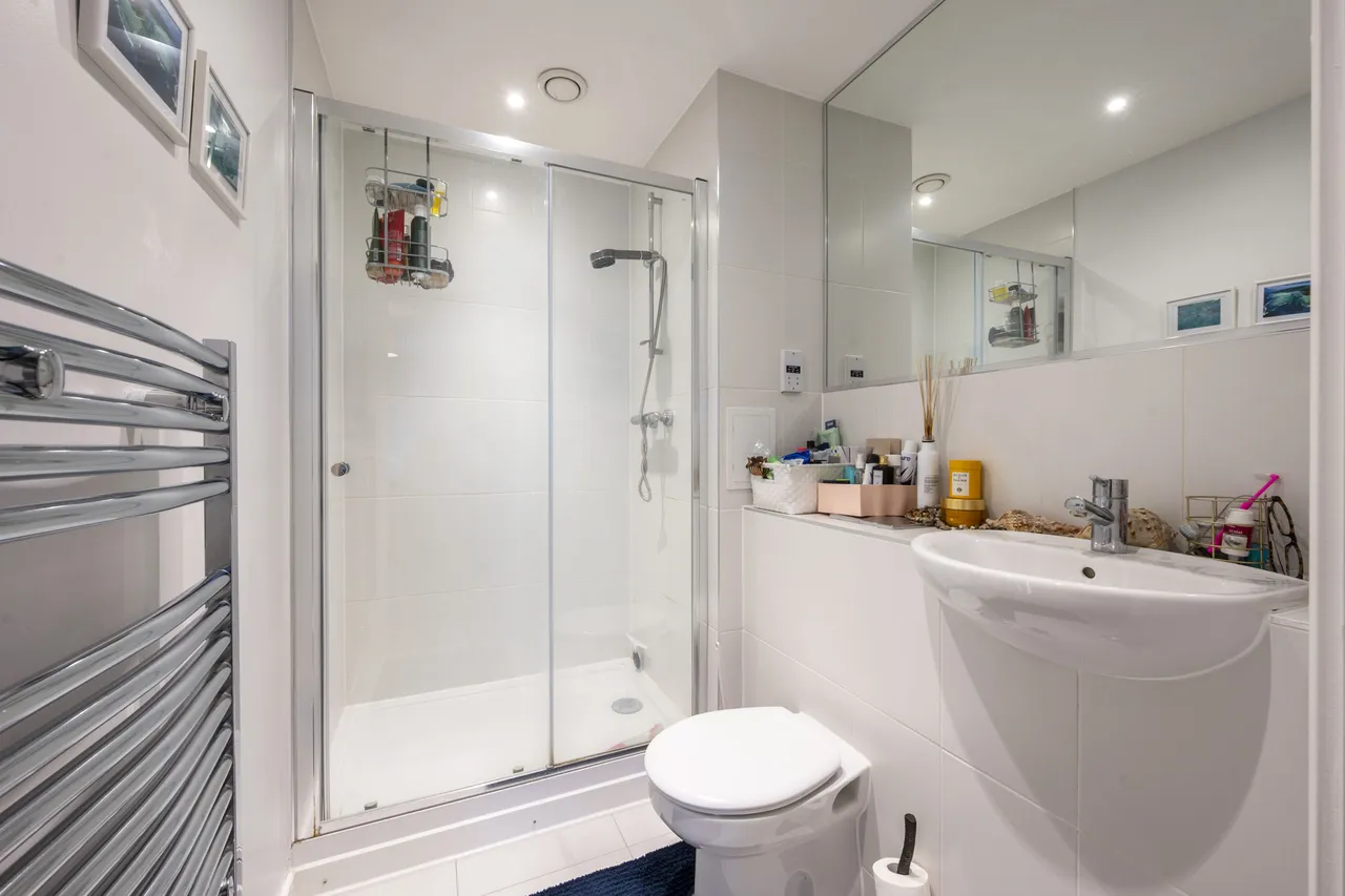 Flat 15, 328 Kingston Road, London, photo 12