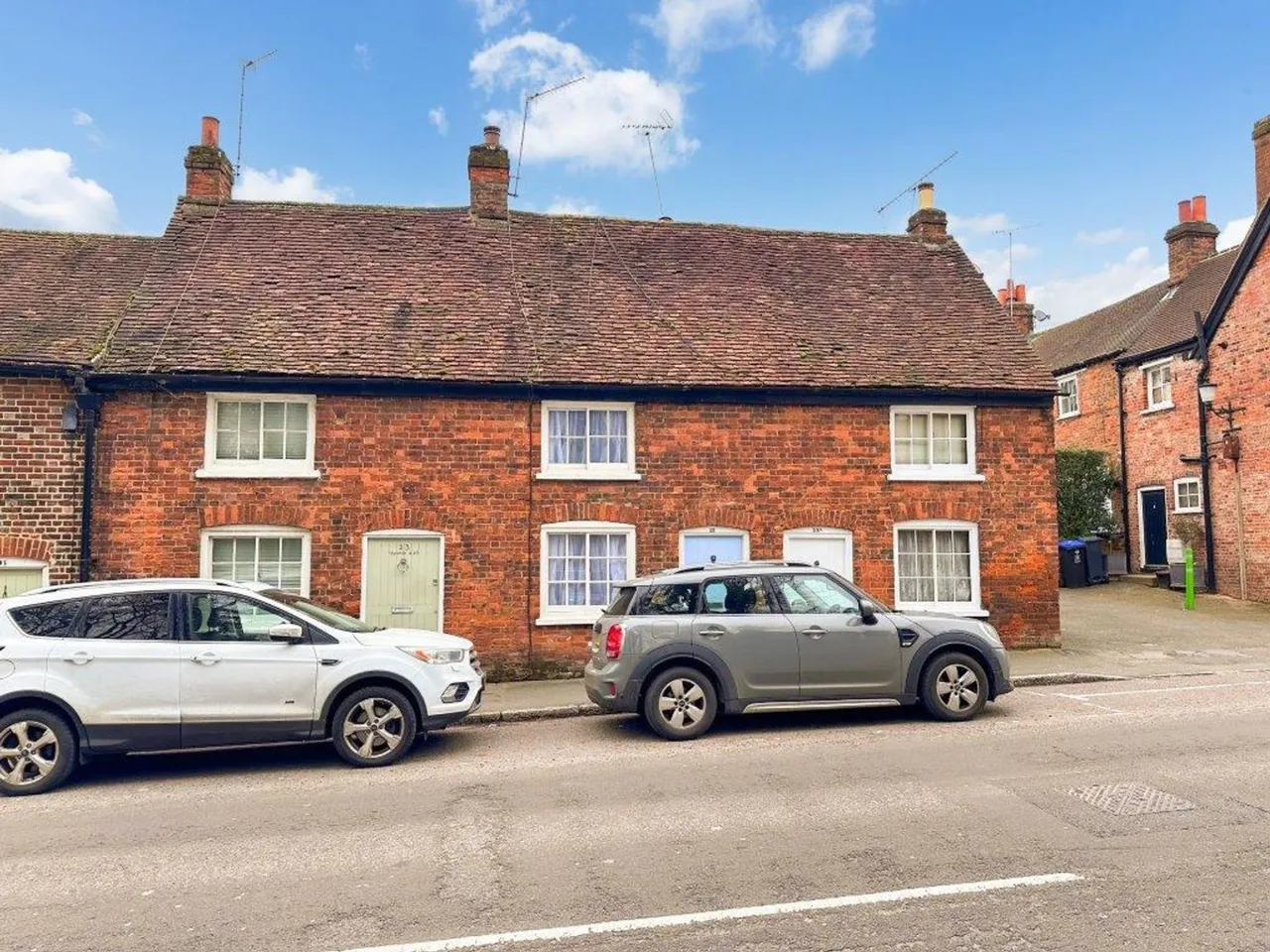 2 bed house for sale — Wycombe End, Beaconsfield, HP9