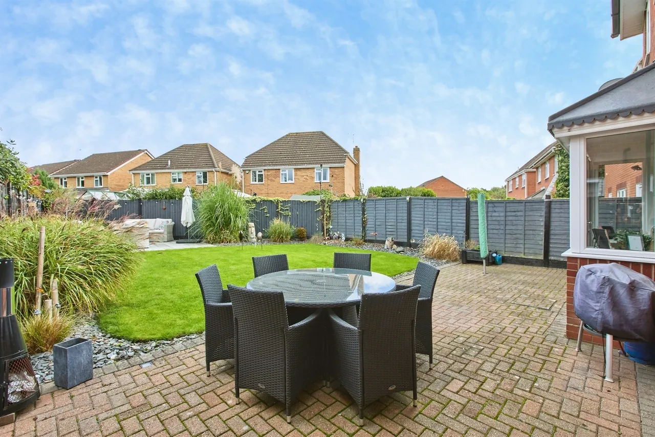 Turnbury Close, Branston, DE14, photo 15