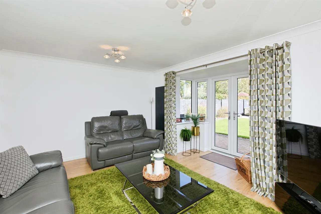 Turnbury Close, Branston, DE14, photo 3