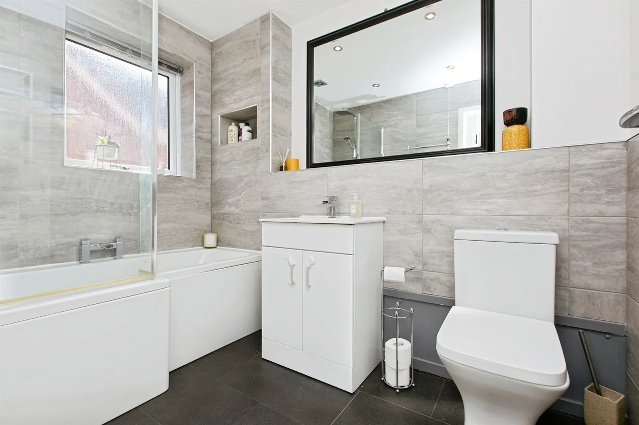Turnbury Close, Branston, DE14, photo 14
