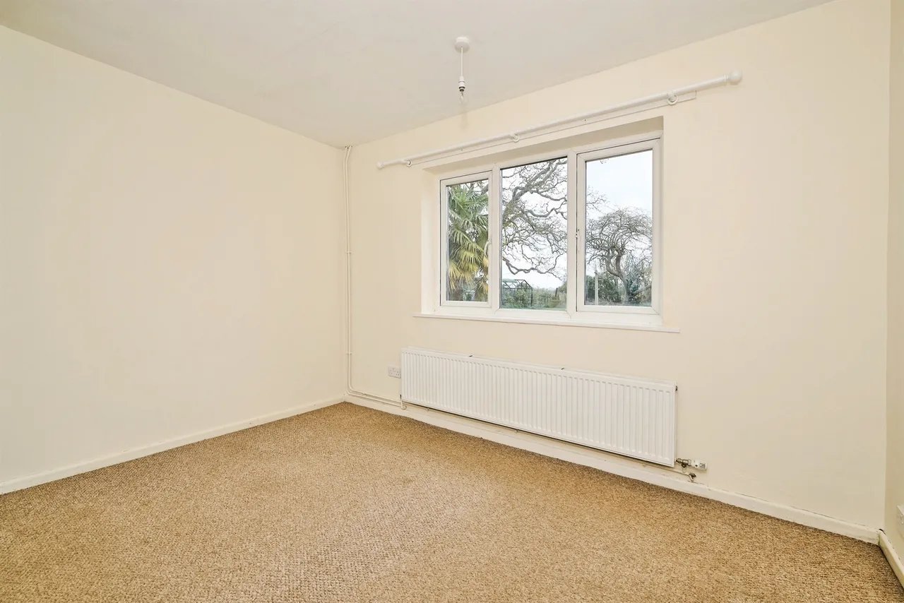 Knights End Road, March, PE15, photo 10