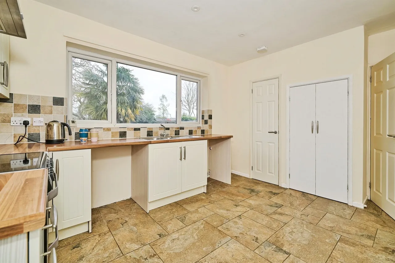 Knights End Road, March, PE15, photo 5