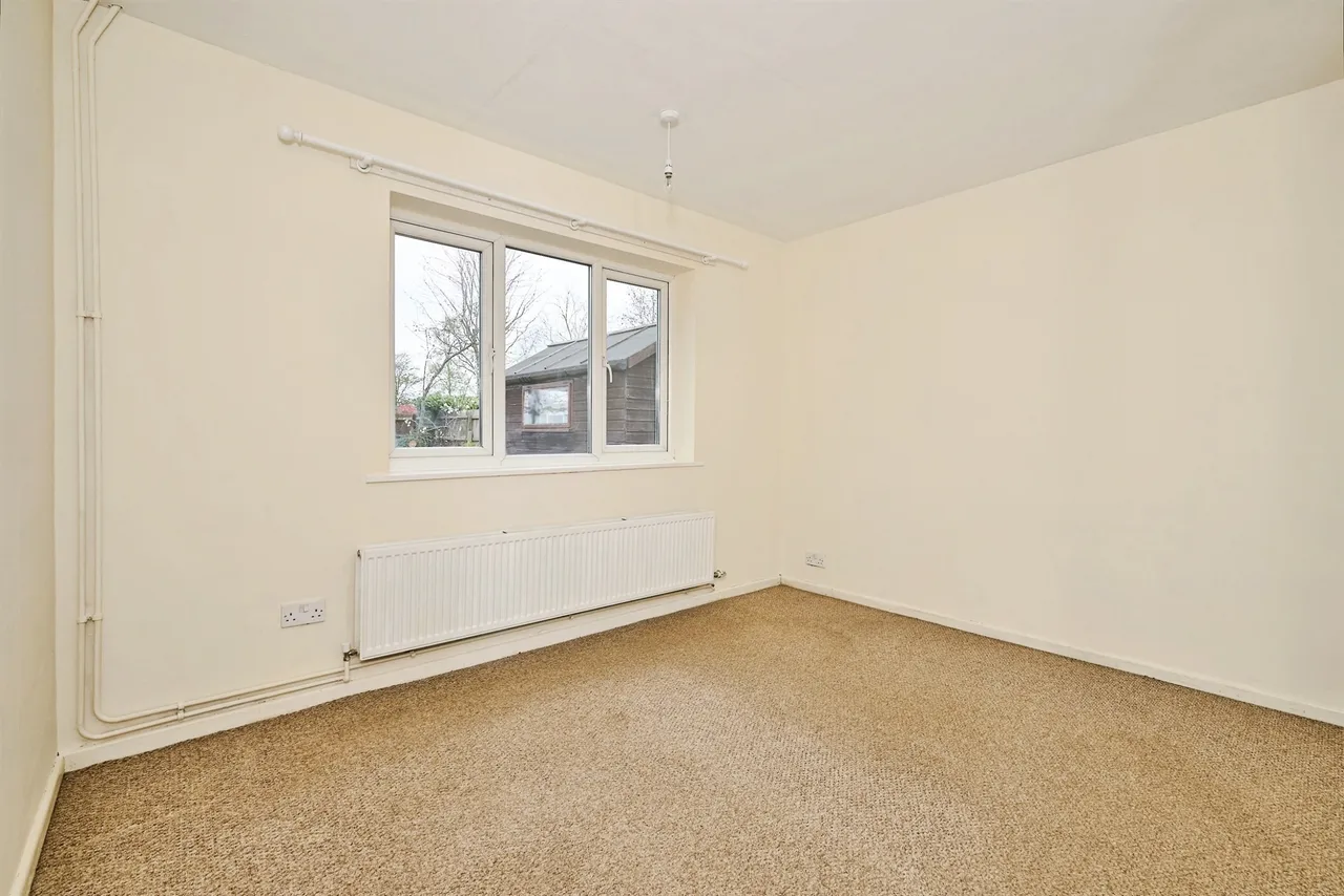 Knights End Road, March, PE15, photo 11