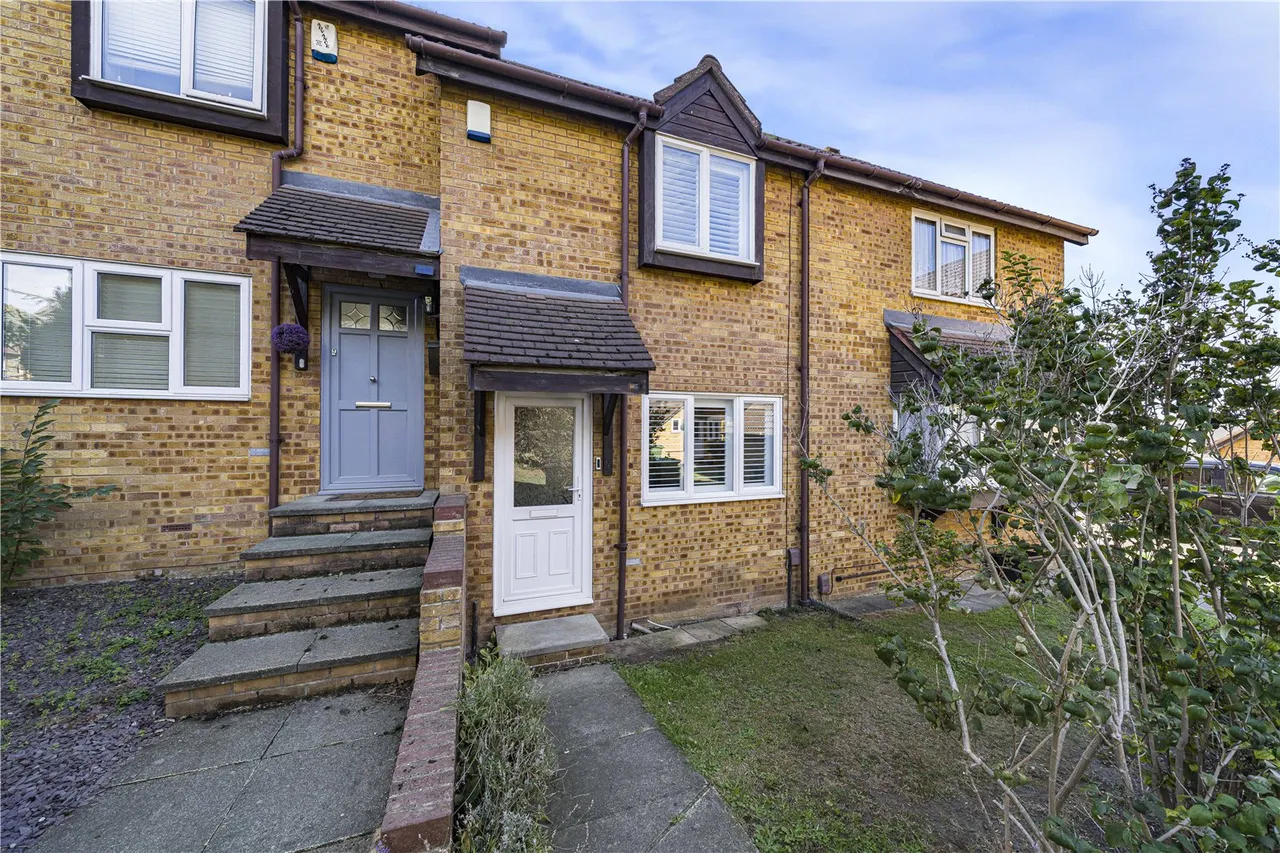 2 bed house for sale, Knights Manor Way, Dartford, DA1