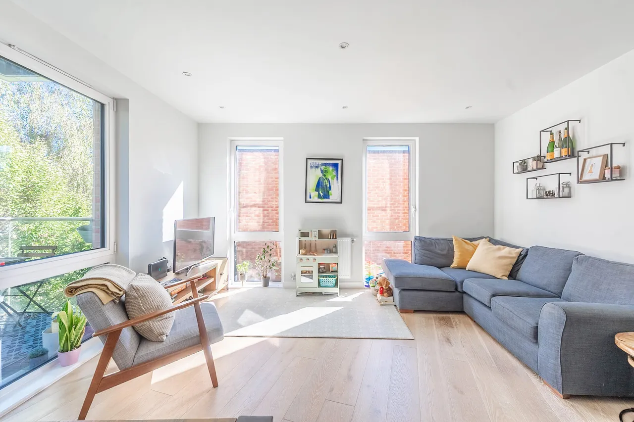 Edgware, HA8, photo 5