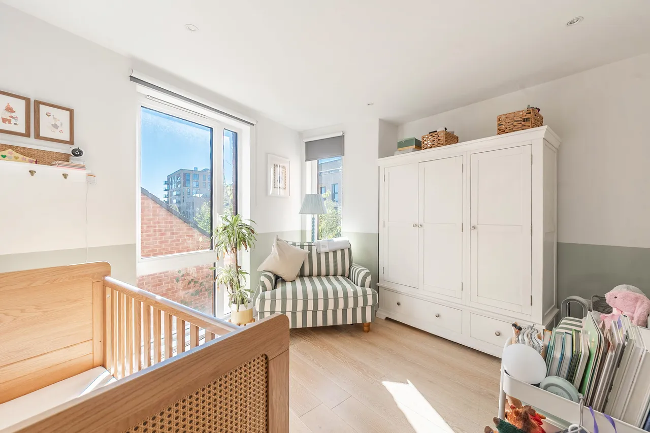 Edgware, HA8, photo 12