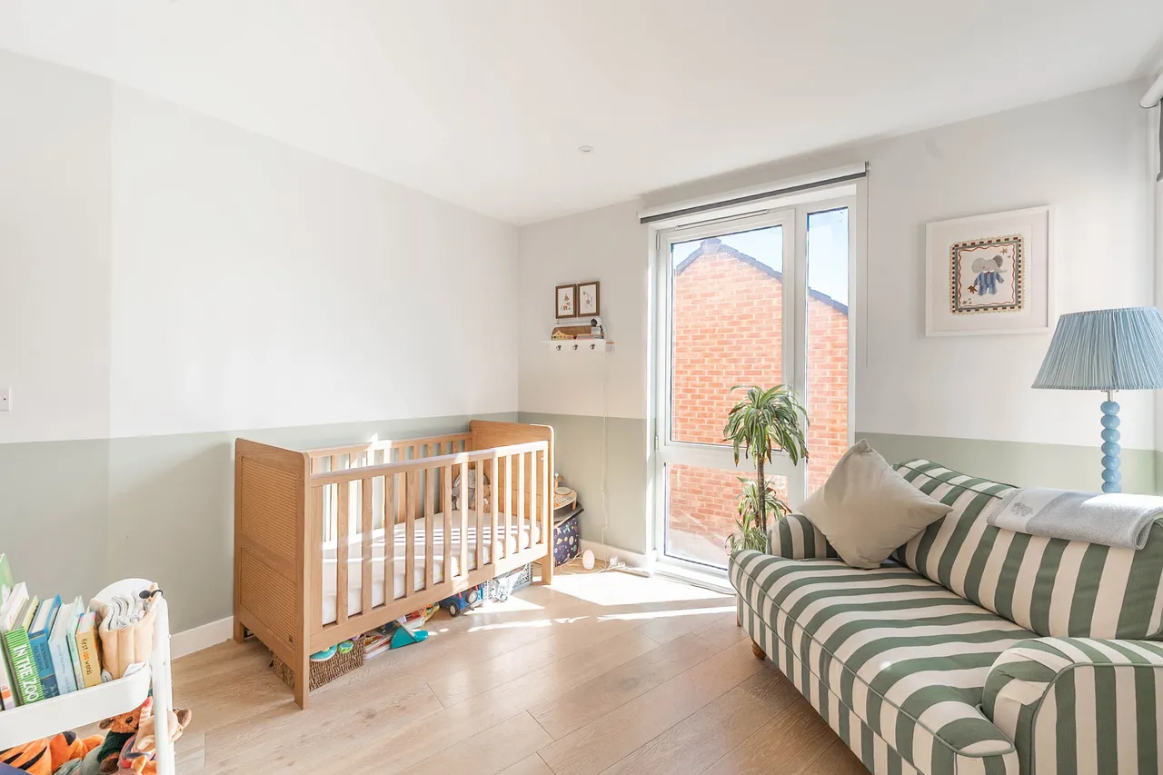 Edgware, HA8, photo 13