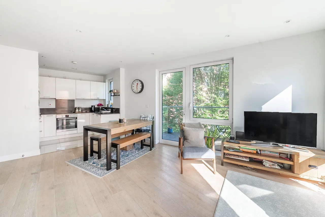 Edgware, HA8, photo 6