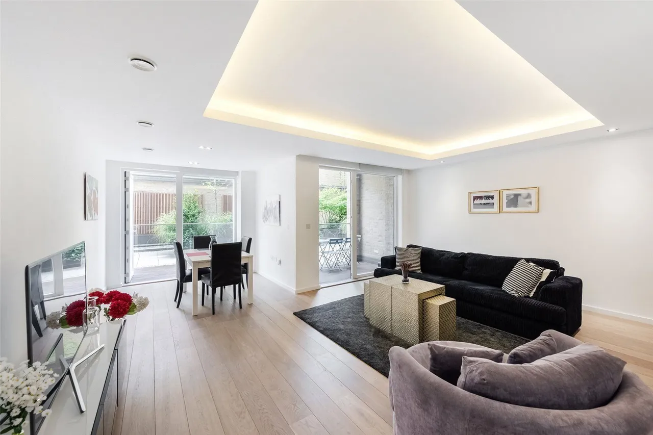 2 bed flat for sale — The Landau Apartments, 72 Farm Lane, London, SW6 1QA