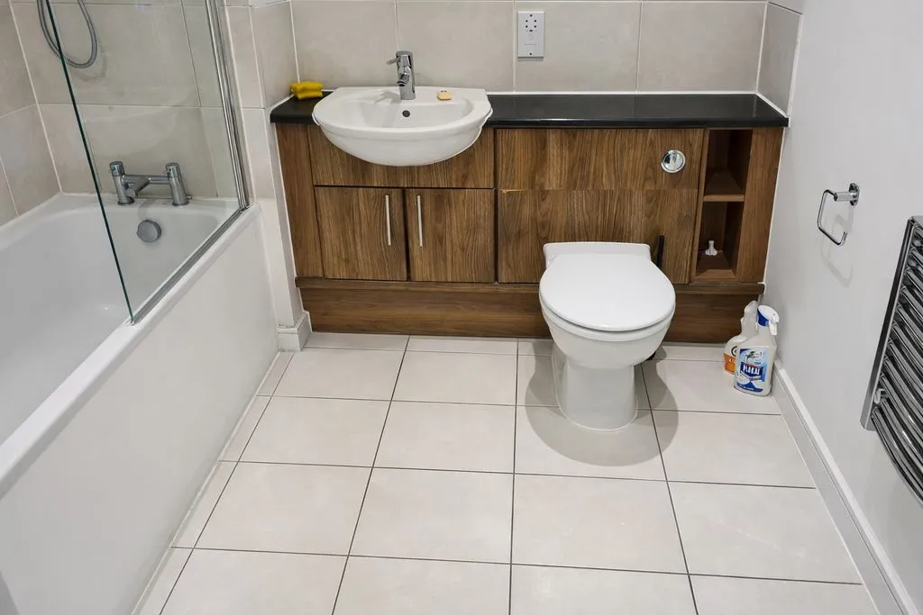 Brunel Court Green Lane, Edgware HA8 8YT, photo 9