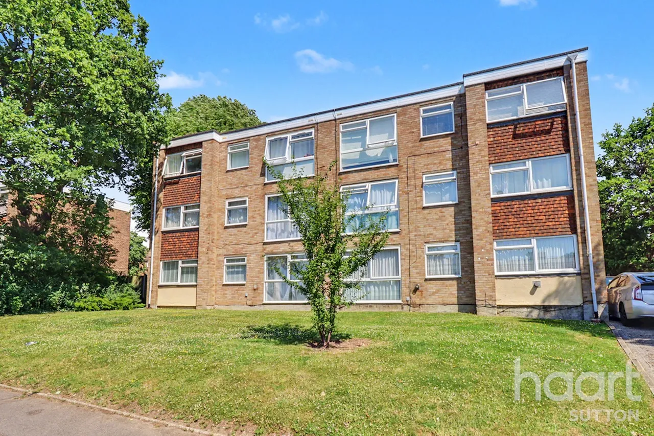 2 bed flat for sale, Benhill Wood Road, Sutton, SM1