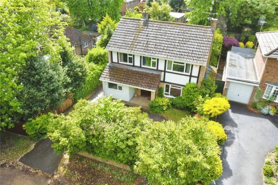 4 bed house for sale, Winton Road, Aldershot, GU11