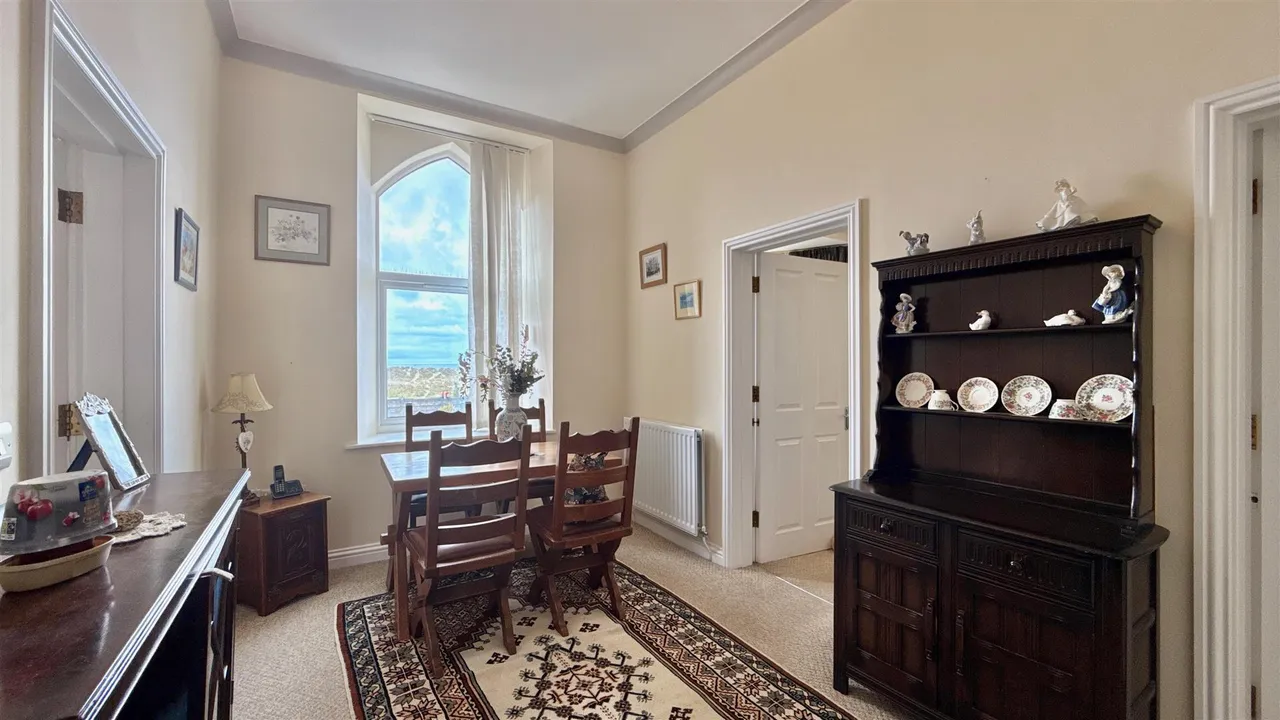 Marine Parade, Barmouth, LL42, photo 5