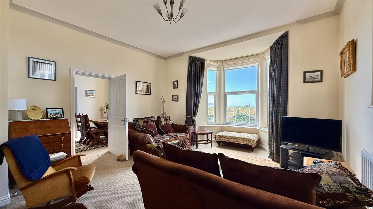 Marine Parade, Barmouth, LL42, photo 4